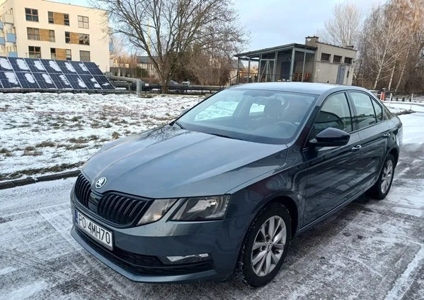 Skoda Octavia cena 40000 przebieg: 285228, rok produkcji 2019 z Poznań małe 37